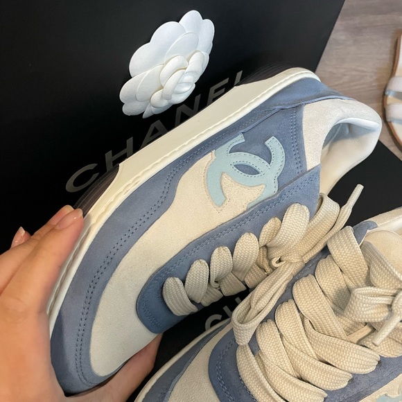 Chanel 23p sneaker - Picture 2 of 5